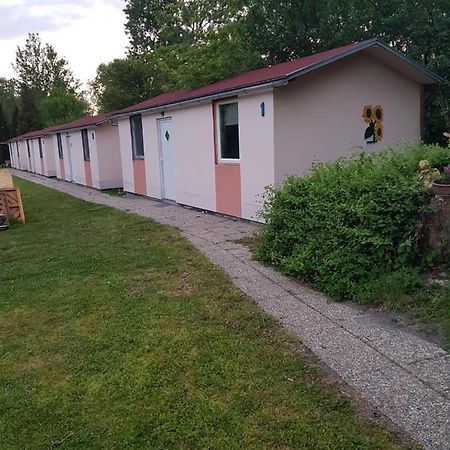 Napraforgó Apartmanok Balatonfůzfő Exterior foto